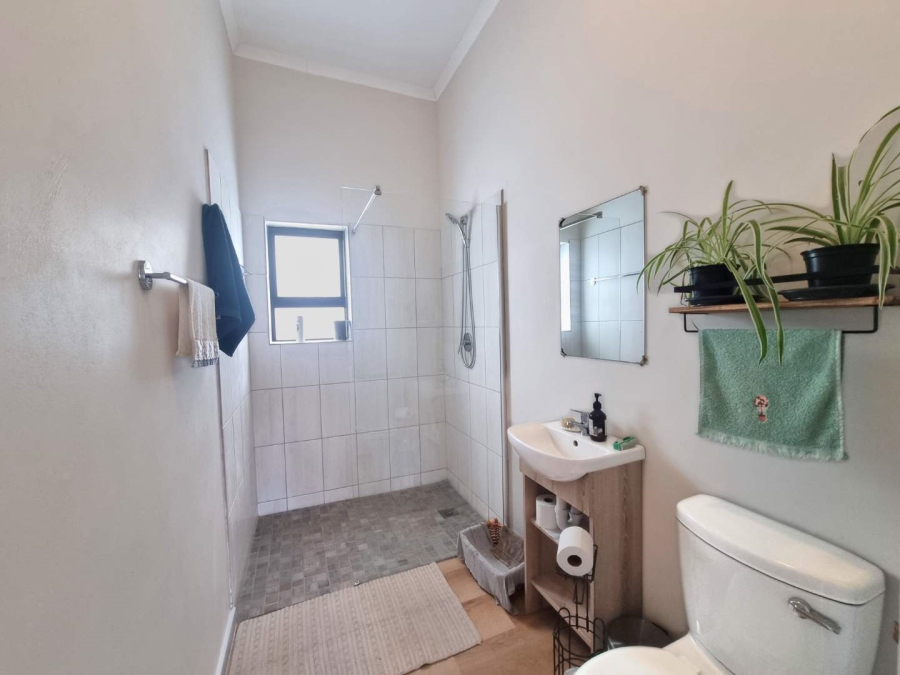 2 Bedroom Property for Sale in Sandbaai Western Cape